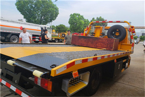 城东附近拖车电话号码服务